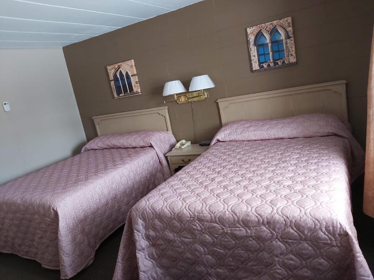 Arnprior Motor Inn Eksteriør billede